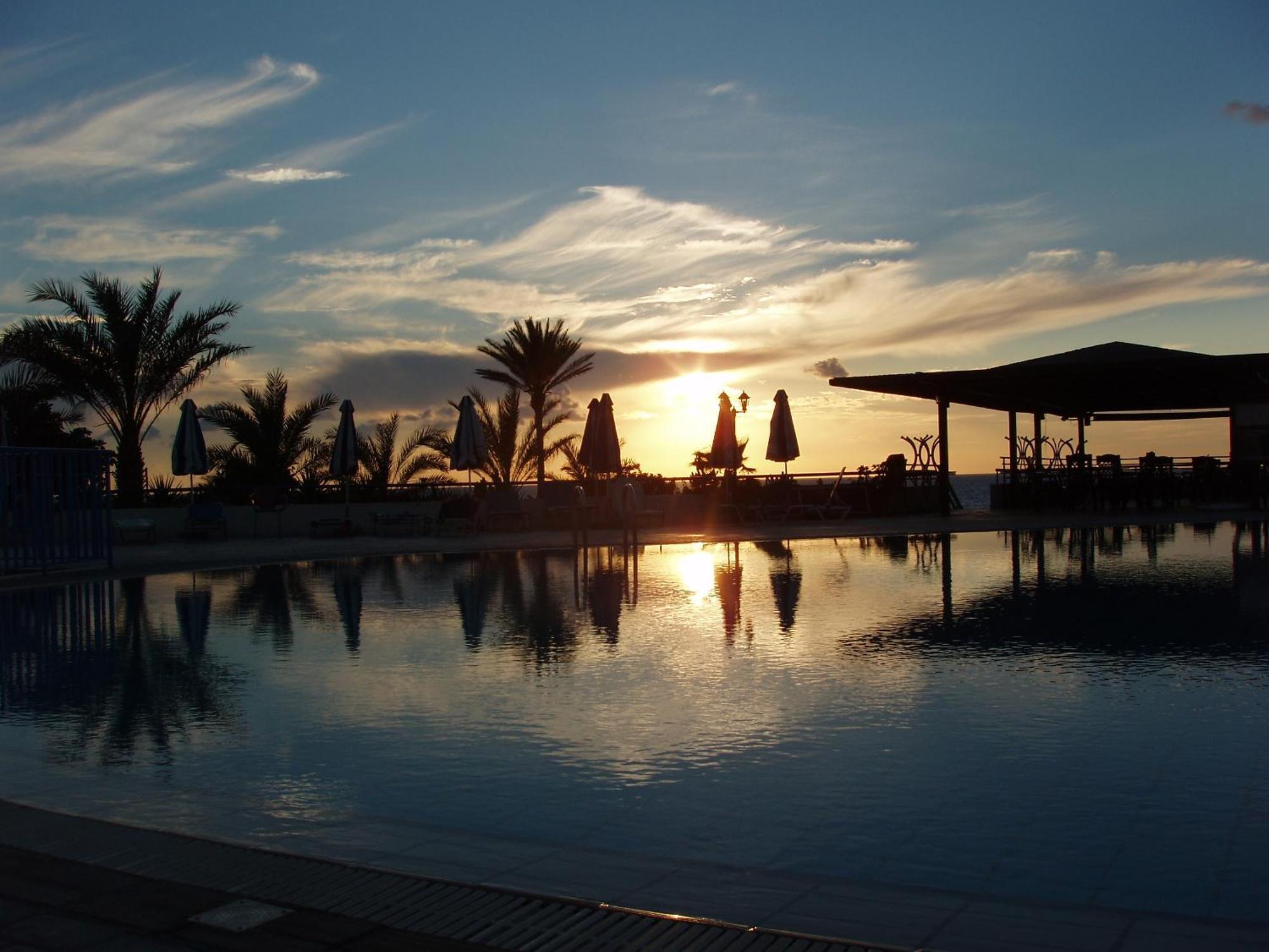 Helios Bay Hotel And Suites Klorakas المظهر الخارجي الصورة