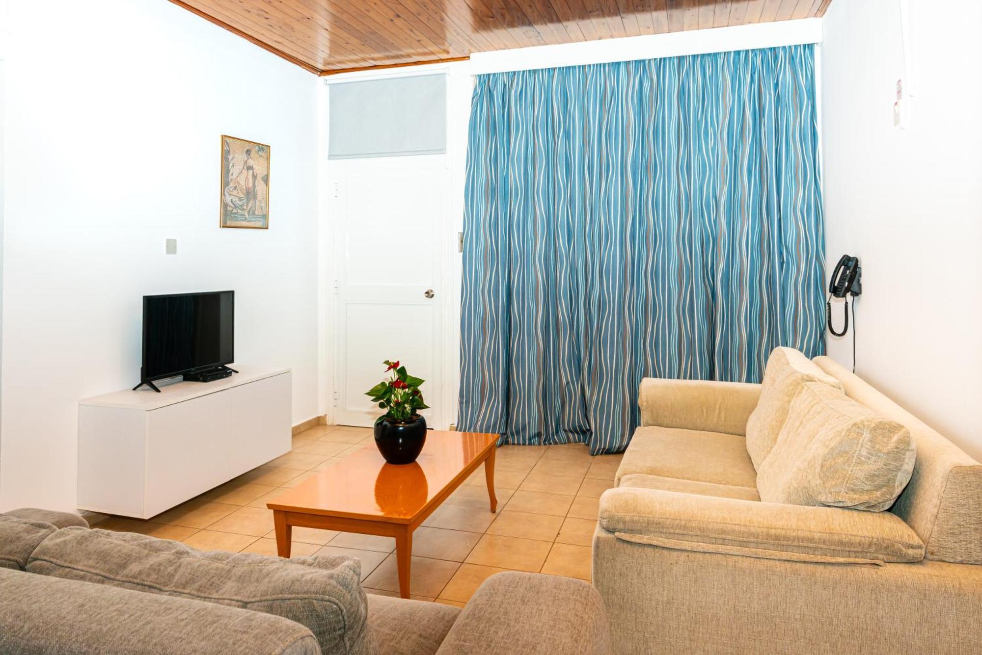 Helios Bay Hotel And Suites Klorakas المظهر الخارجي الصورة